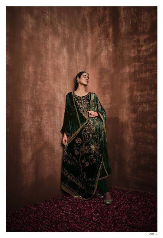 Velvet embroiderd suit