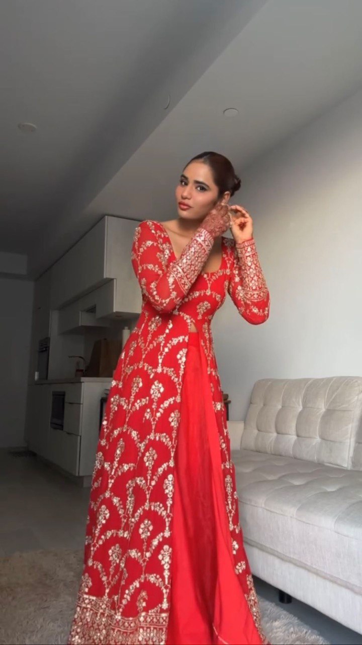 Exquisite Top, Pant, and Dupatta set