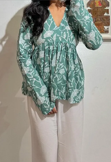 Women's V neck Mintgreen Top